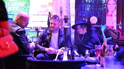 FOTO: Daniela Zálešáková si dopřála vodní dýmku.