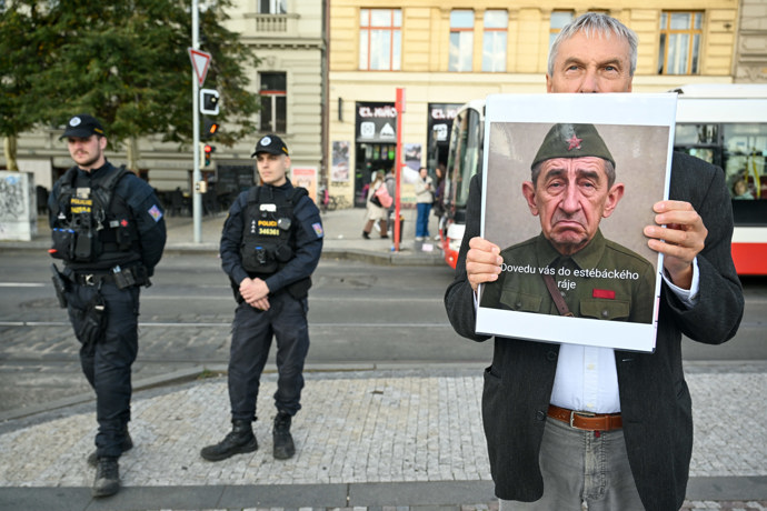 FOTO: Odpůrci kritizovali i Babiše. – stránka 11