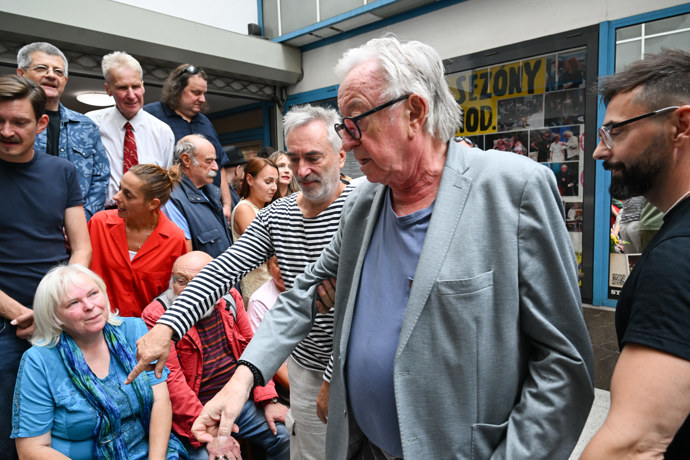 FOTO: Petr Vacek a Jiří Lábus. – stránka 10