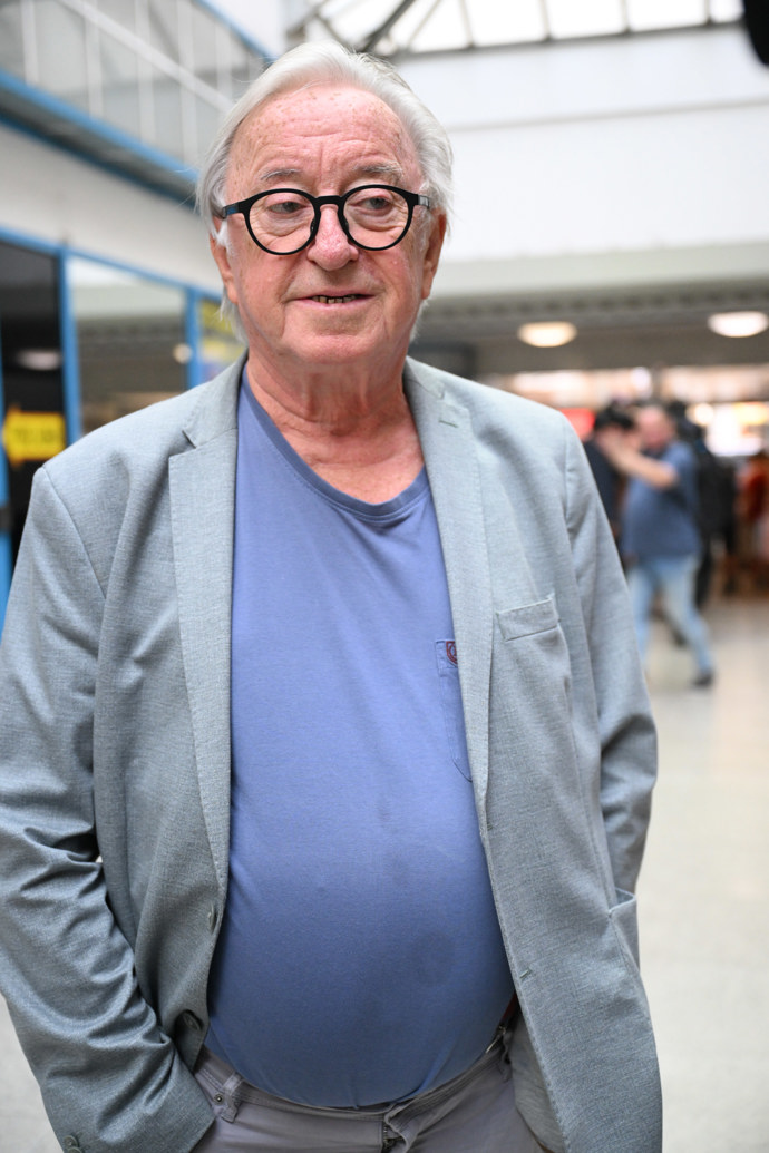 FOTO: Jiří Lábus. – stránka 15