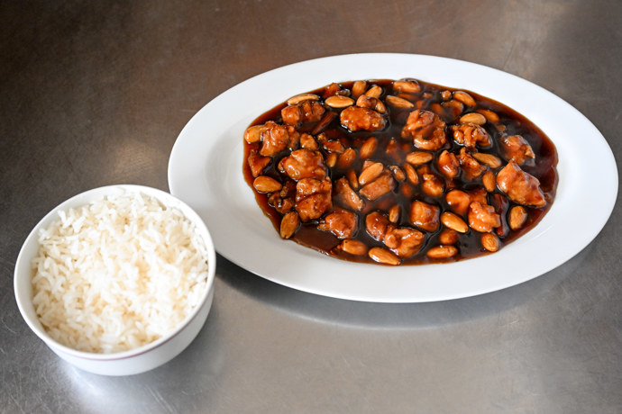 FOTO: Kuřecí kung-pao. – stránka 27