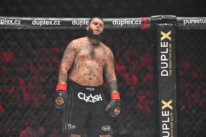 FOTO: Leo Beránek během zápasu. – stránka 11