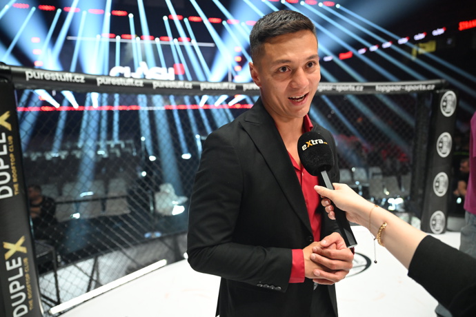 FOTO: Tomáš Linh Le Sy při rozhovoru pro eXtra.cz. – stránka 2