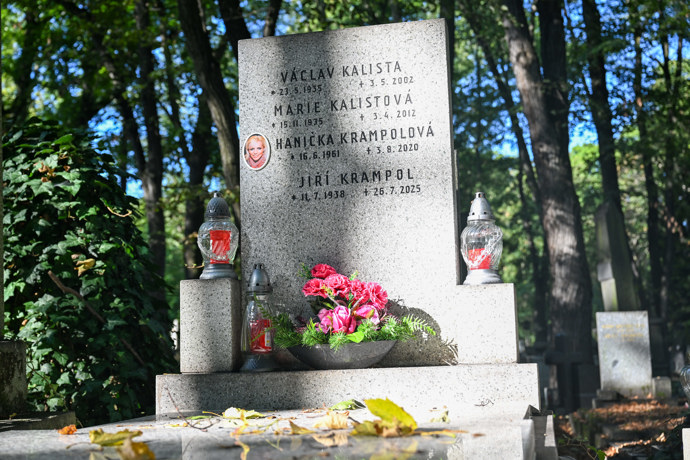 FOTO: Hrob Jiřího Krampola – stránka 46