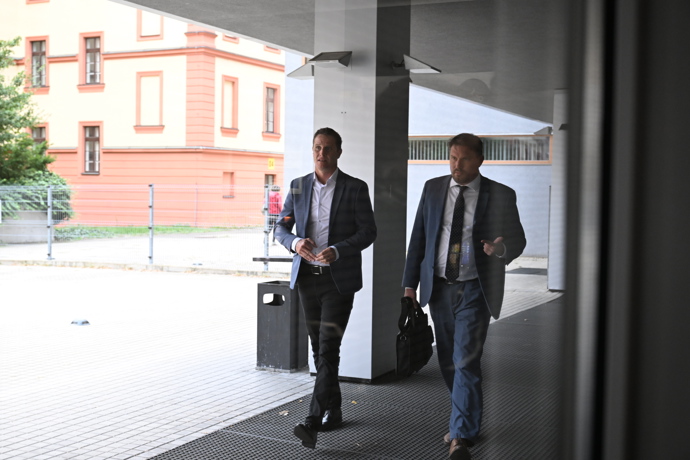 FOTO: Soud Jaromíra Soukupa a Miroslava Dopity. – stránka 33