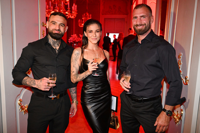 FOTO: André Reinders dorazil na Playboy party. – stránka 10