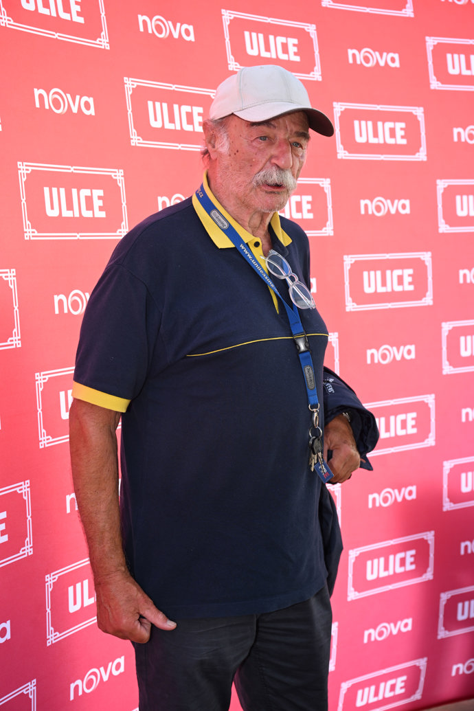FOTO: Herec Pavel Nový. – stránka 7