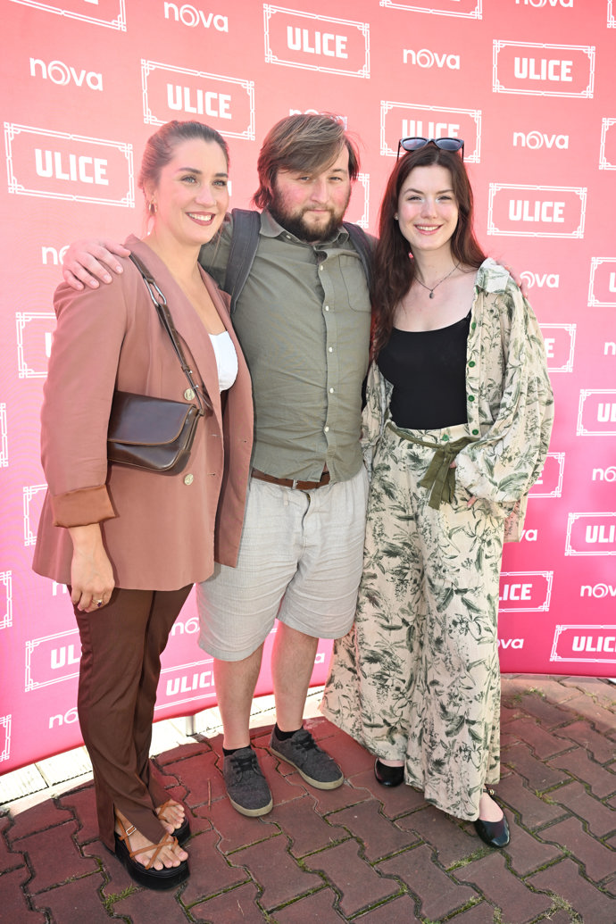 FOTO: Sára Korbelová, Natálie Golovchenko a Vojtěch Machuta. – stránka 3