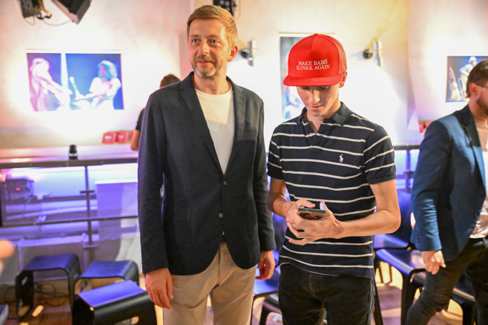 FOTO: Vít Rakušan se fotil s návštěvníky. – stránka 1