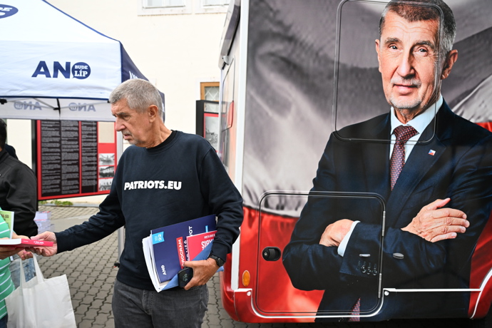 FOTO: Andrej Babiš na svém mítinku. – stránka 2