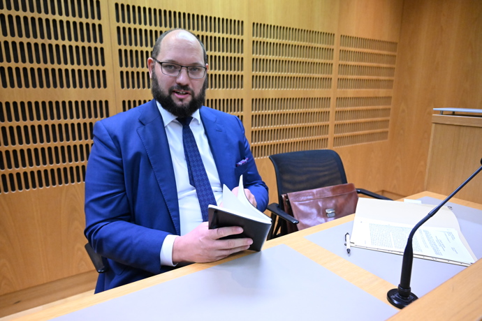 FOTO: Soudní spor Jaromíra Soukupa a Miroslava Dopity. – stránka 12