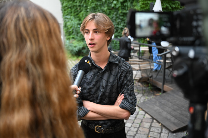 FOTO: Max Dolanský pro eXtra.cz promluvil o nátlaku v showbyznysu. – stránka 8