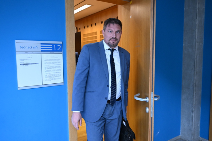 FOTO: Soudní spor Jaromíra Soukupa a Miroslava Dopity. – stránka 8