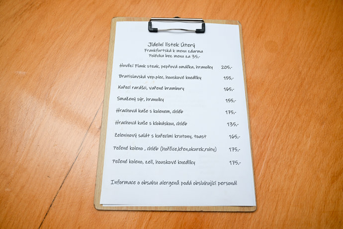 FOTO: Restaurace U Jelena si stále drží nízké ceny. – stránka 54