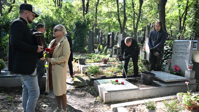 FOTO: Uložení urny Jiřího Krampola v září 2025.