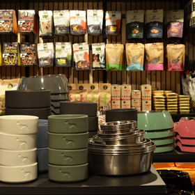 We love dogs: Prémiový butik pro psy a kočky otevírá v Praze 7 