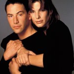 Keanu Reeves a Sandra Bullock se potkali začátkem devadesátých let na natáčení filmu Nebezpečná rychlost. Zamilovali se do sebe, ale vzájemně si city nepřiznali.