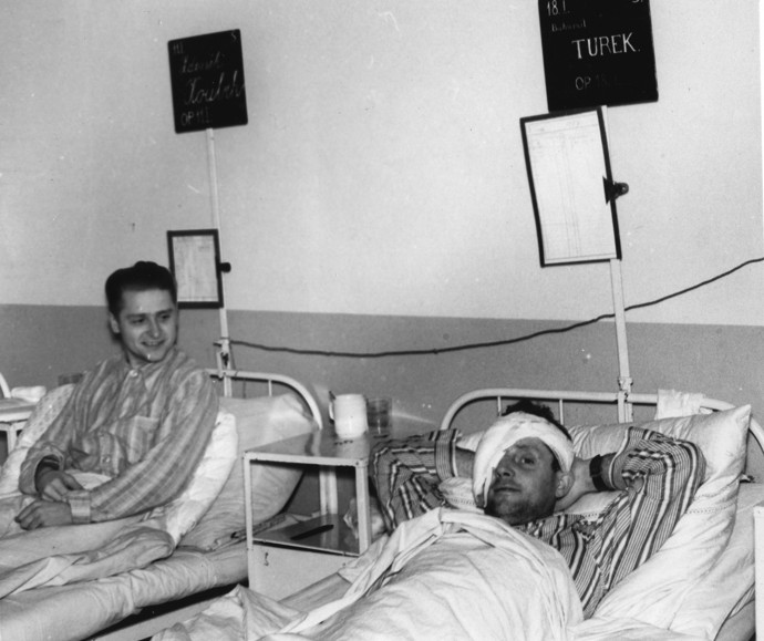 FOTO: Zdena Koubková se nechal ve 30. letech předělat na muže. – stránka 2