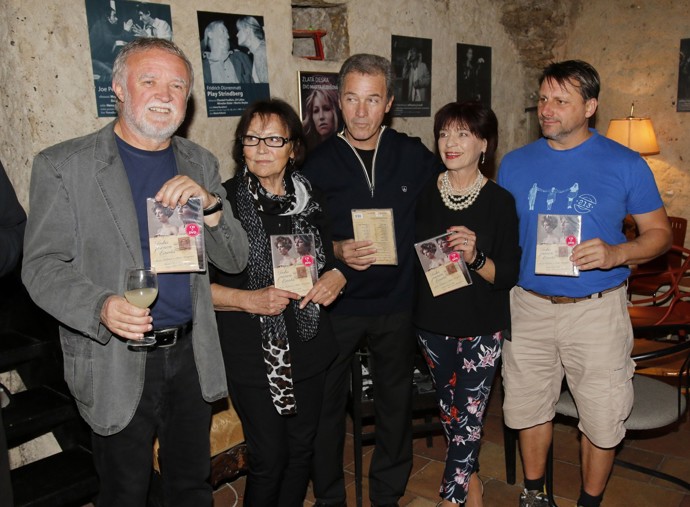 FOTO: Marta Skarlandtová, Marta Kubišová, Milan Hein a Radek Holub. – stránka 1