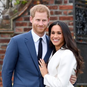 Hned na 3. července 2016 si po celonočním psaní domluvili rande. Harry na něj kvůli hustému provozu dorazil o půl hodiny později.