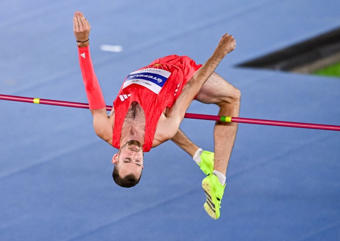 FOTO: Jan Štefela je úspěšný atlet. – stránka 3
