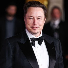 Zatímco maminka, kanadská spisovatelka Justine Wilson, ji podporuje, s tátou Elonem Muskem už pět let nepromluvila.