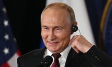 Putin během summitu zopakoval argument, který používá od začátku invaze, že Rusko se cítí ohroženo, což byla také jeho záminka pro válku na Ukrajině. 