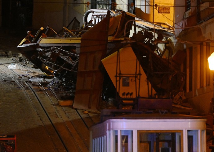 FOTO: Zemřelo nejméně sedmnáct osob. – stránka 2