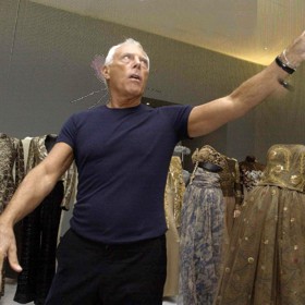 Dojde i na poctu Giorgiu Armanimu.