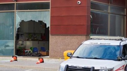 FOTO: Auto vjelo do budovy školky v centru Toronta.