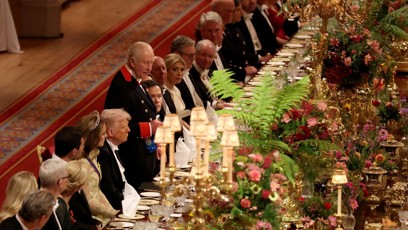 FOTO: Král Karel III. na královském banketu pro Donalda Trumpa.