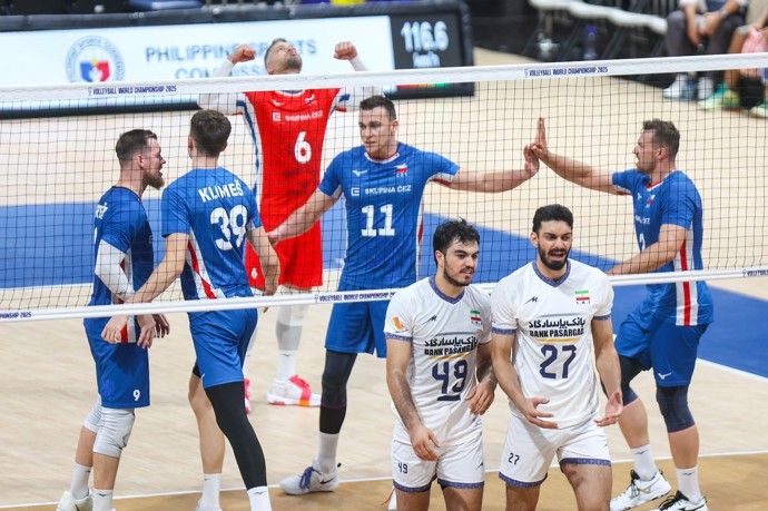 FOTO: Čeští volejbalisté během zápasu s Íránem. – stránka 3