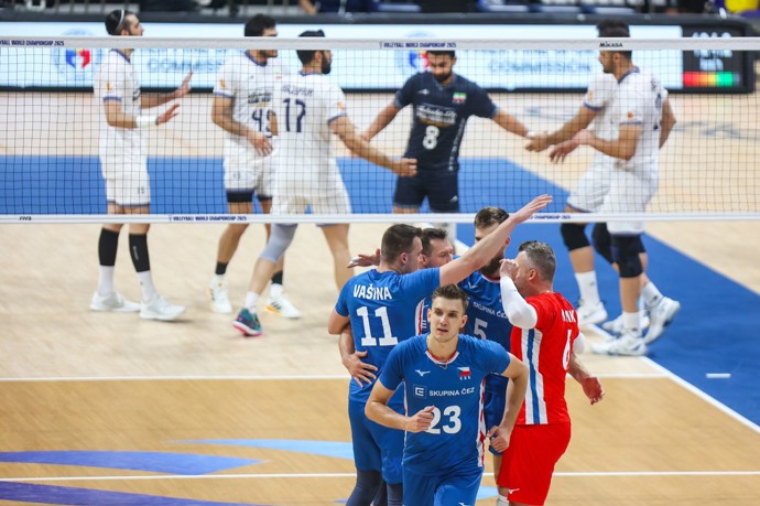 FOTO: Češi slavili vítězství. – stránka 1