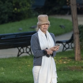 Pamela Anderson v ulicích Paříže byla skoro k nepoznání.