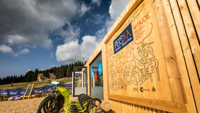 FOTO: Projížďku koloběžkami si užije celá rodina.