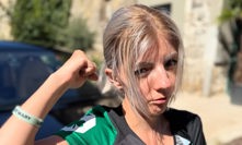 Kontroverzní influecnerka Adéla Pulcová v dresu.