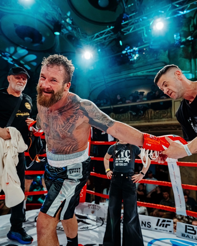 FOTO: Tomáš Bezvoda už si další zápas nezahraje. – stránka 1