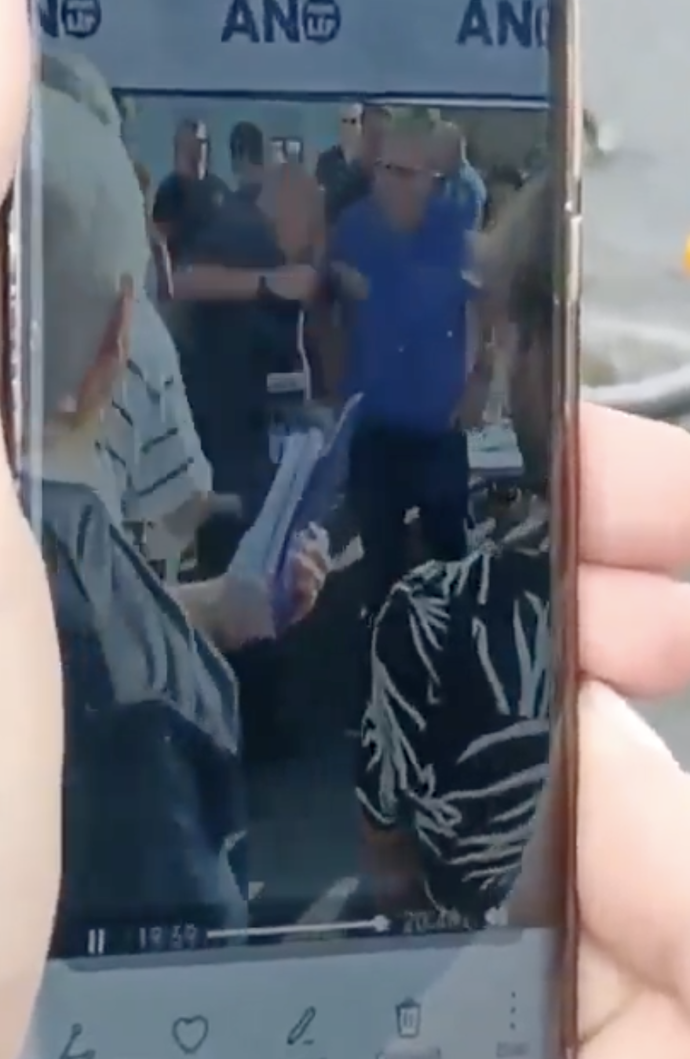 FOTO: D"chodce ho nejméně dvakrát udeřil.