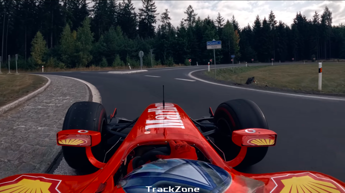 FOTO: Formule jela i mimo dálnici. – stránka 6
