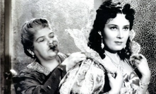 Antonie Nedošinská a  Lída Baarová ve filmu Dívka v modrém.