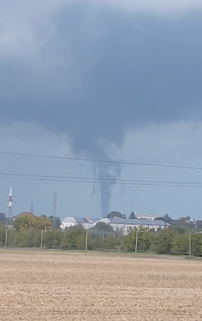 FOTO: Meteorologové varují, že ani neděle nepřinese klid. – stránka 2
