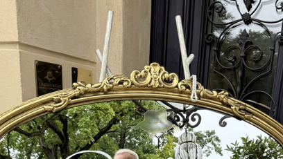 FOTO: Viktor Dyk se oženil s Radkou na zámku Mcely.