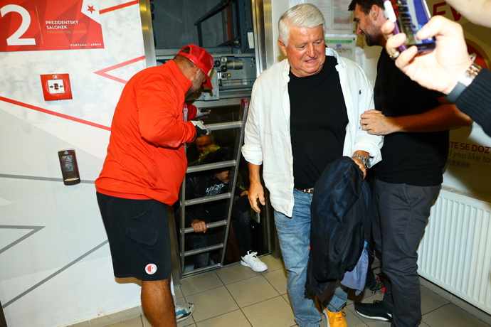 FOTO: Kapela Elán zažila nepříjemnou situaci. – stránka 12