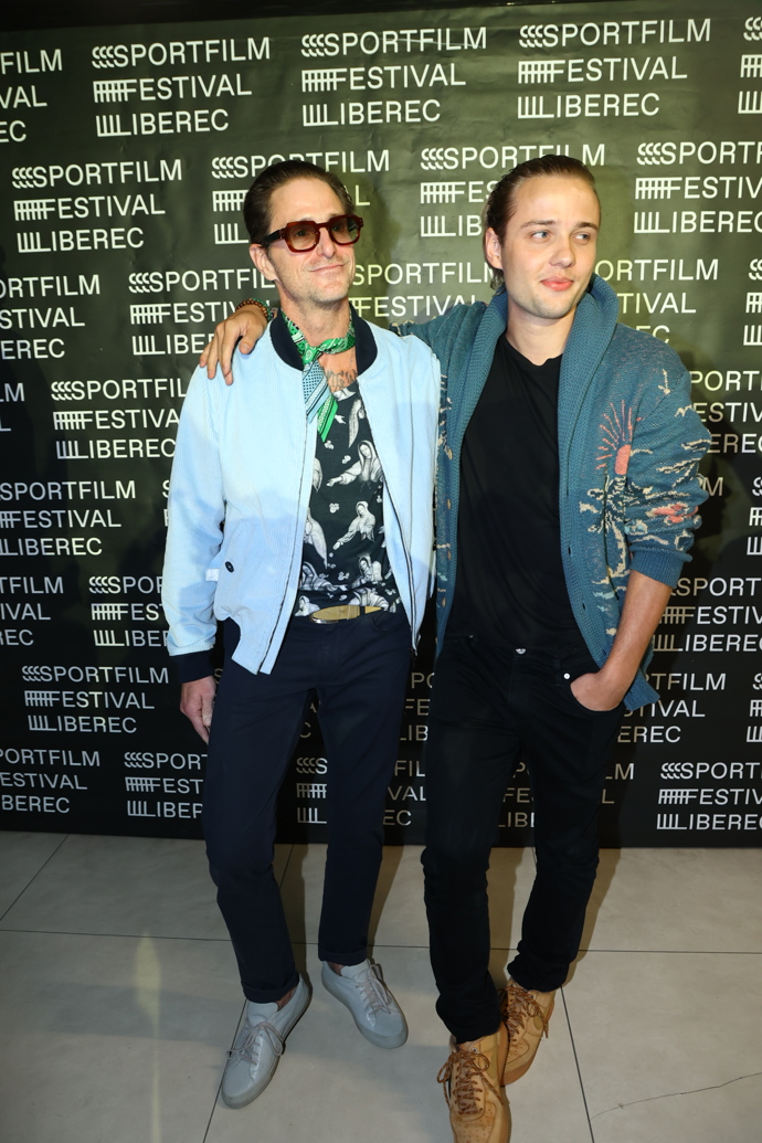 FOTO: Cameron Douglas a Edouard Philipponnat jsou hollywoodští herci. – stránka 20