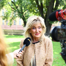 Oblíbeného umělce se zastala například Zuzana Bubílková, která Filipa Turka označila za „hranatou nulu“. 