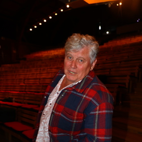 Miroslav Hanuš bude moderovat předávání cen Thálie 2025.