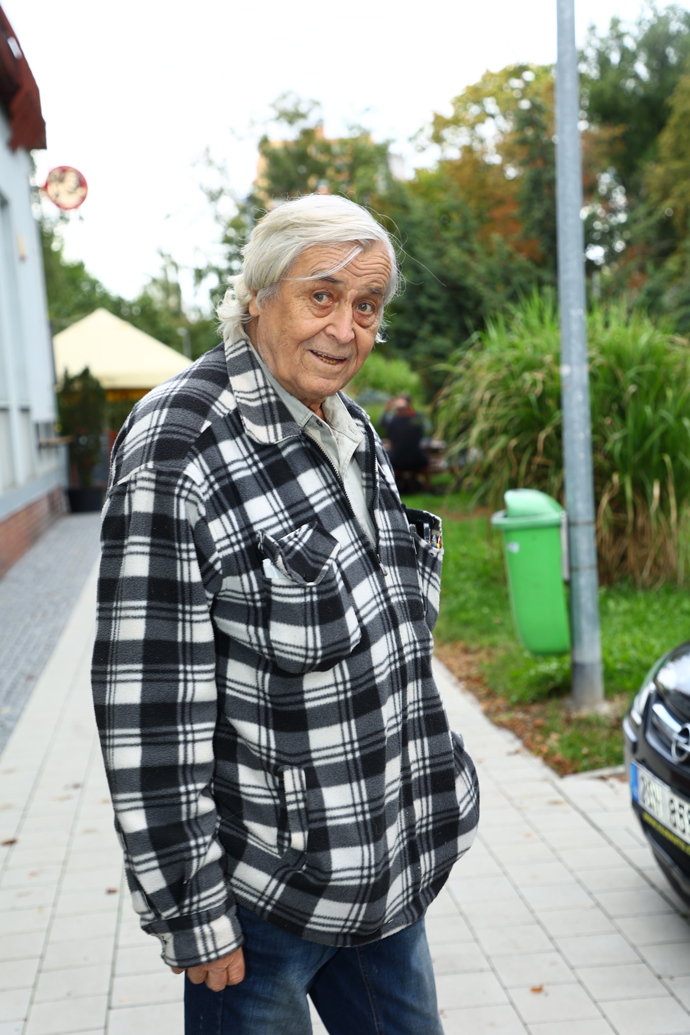 FOTO: Zdeněk Žák dorazil do Strašnického divadla. – stránka 6