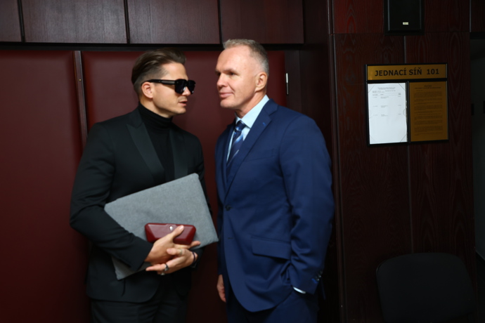 FOTO: Ondřej Brzobohatý u soudu. – stránka 59