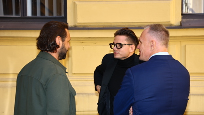 FOTO: Ondřej Brzobohatý před budovou soudu.