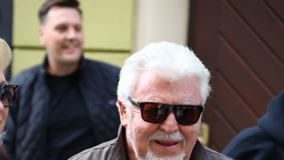 FOTO: Zpěvák Milan Drobný měl vidět přístroj na měření srdce.